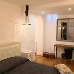 Pensión Urbana 33 4*