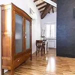 Urbana 33 Guest house 4*